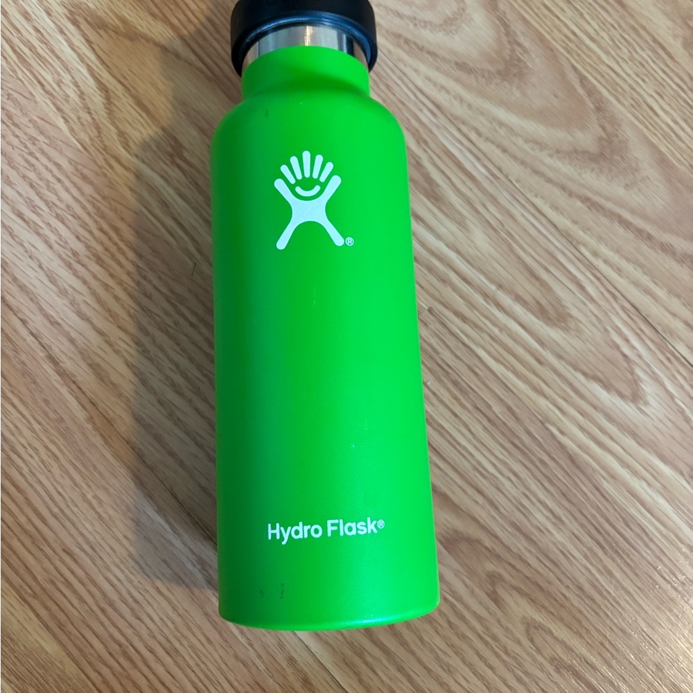 Hydro Flask Green Water Bottle